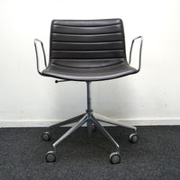 Arper Catifa 53 Design Vergaderstoel | Verrijdbaar | Donkerbruin Leer