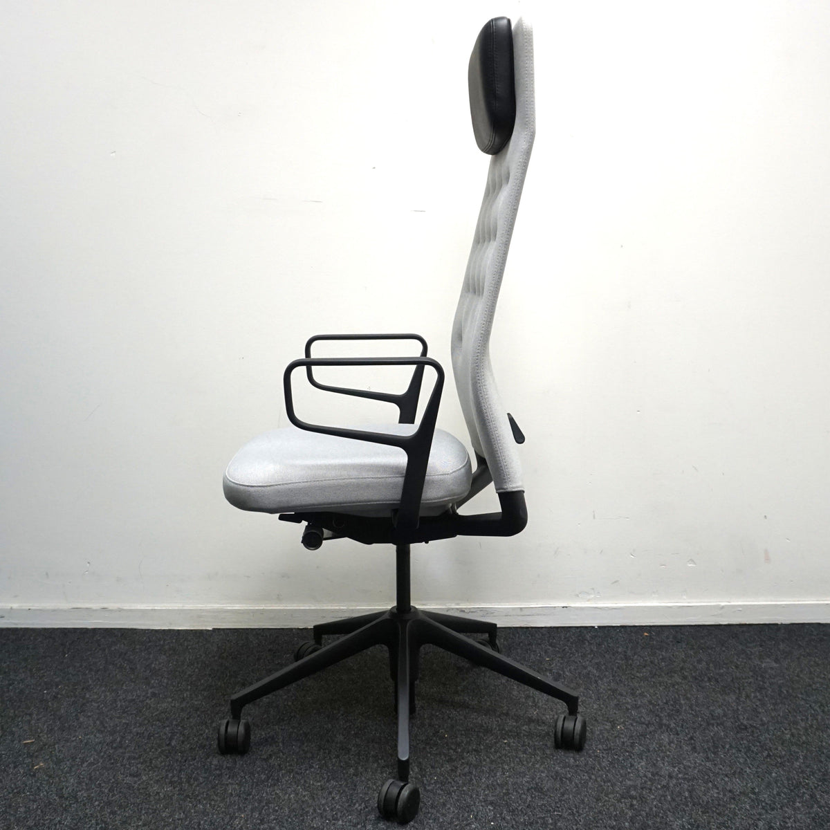 Vitra ID Trim L Bureaustoel | Lichtgrijs / Zwart