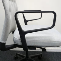 Vitra ID Trim L Bureaustoel | Lichtgrijs / Zwart