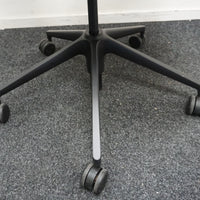 Vitra ID Trim L Bureaustoel | Lichtgrijs / Zwart