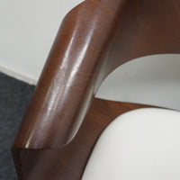 Vepa Embrace Design Stoel | Donkerbruin hout | Wit Leer