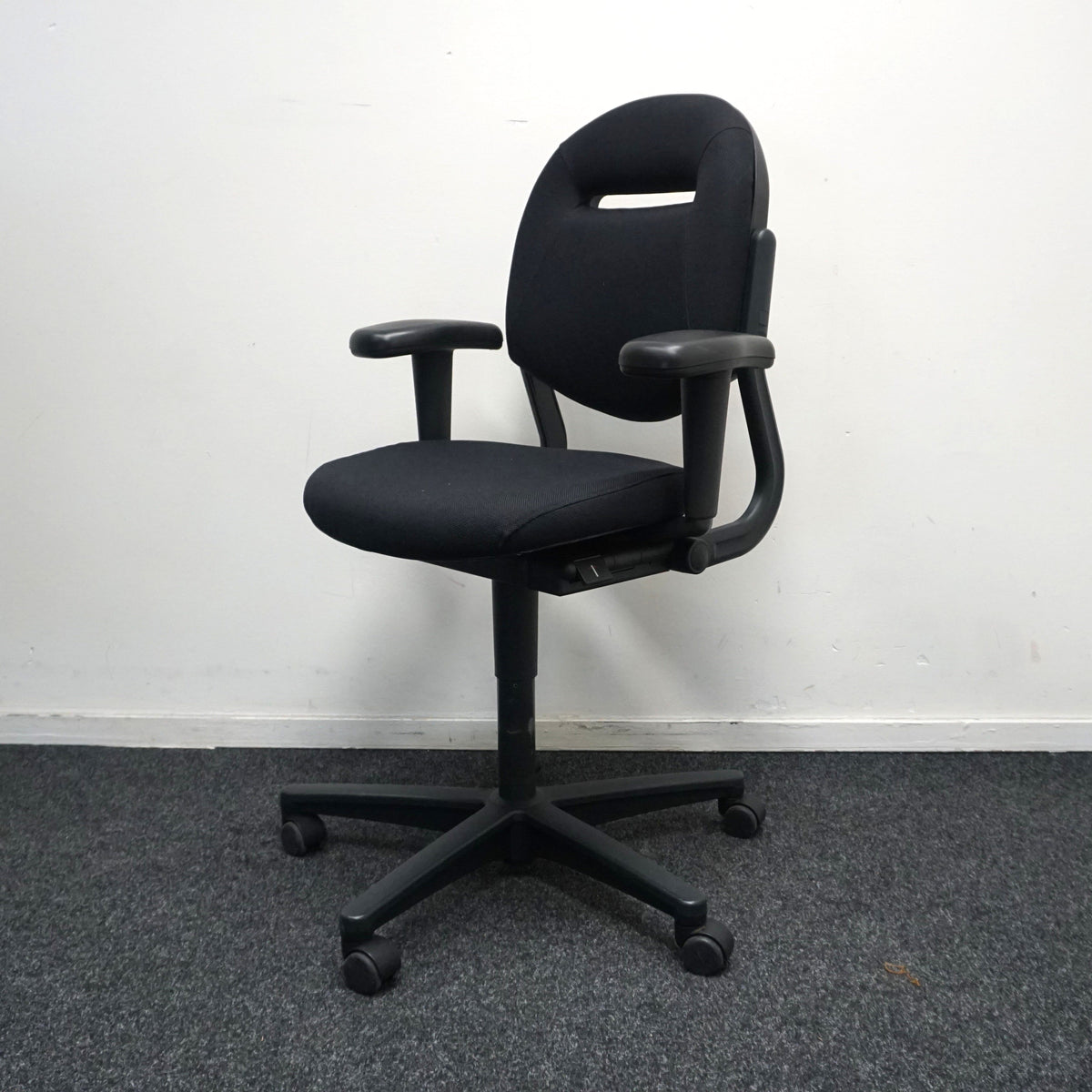 Ahrend 220 Bureaustoel | Nieuw Gestoffeerd | Zwart | 3D Pads