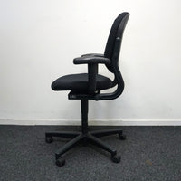 Ahrend 220 Bureaustoel | Nieuw Gestoffeerd | Zwart | 3D Pads