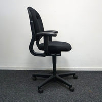 Ahrend 220 Bureaustoel | Nieuw Gestoffeerd | Zwart | 3D Pads