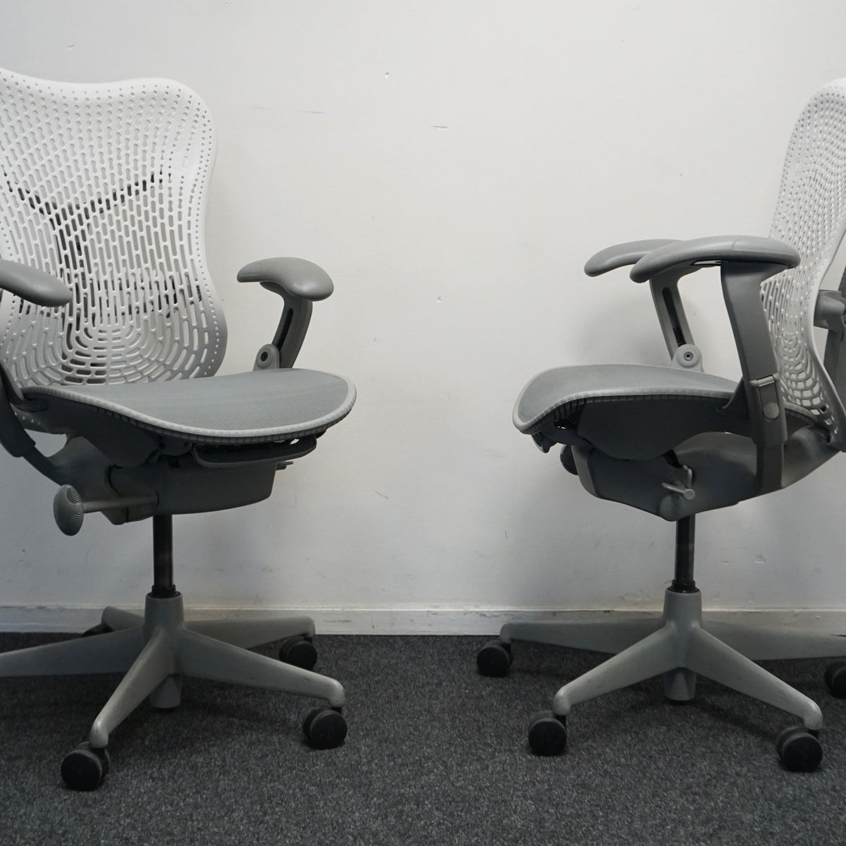 Herman Miller Mirra 1 Bureaustoel | Grijs / Lichtgrijs