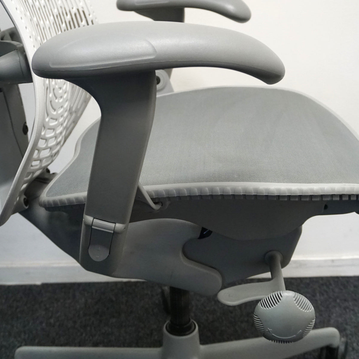 Herman Miller Mirra 1 Bureaustoel | Grijs / Lichtgrijs
