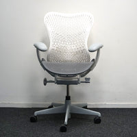 Herman Miller Mirra 2 Bureaustoel | Wit / Lichtgrijs