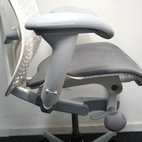 Herman Miller Mirra 2 Bureaustoel | Wit / Lichtgrijs