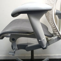 Herman Miller Mirra 2 Bureaustoel | Wit / Lichtgrijs