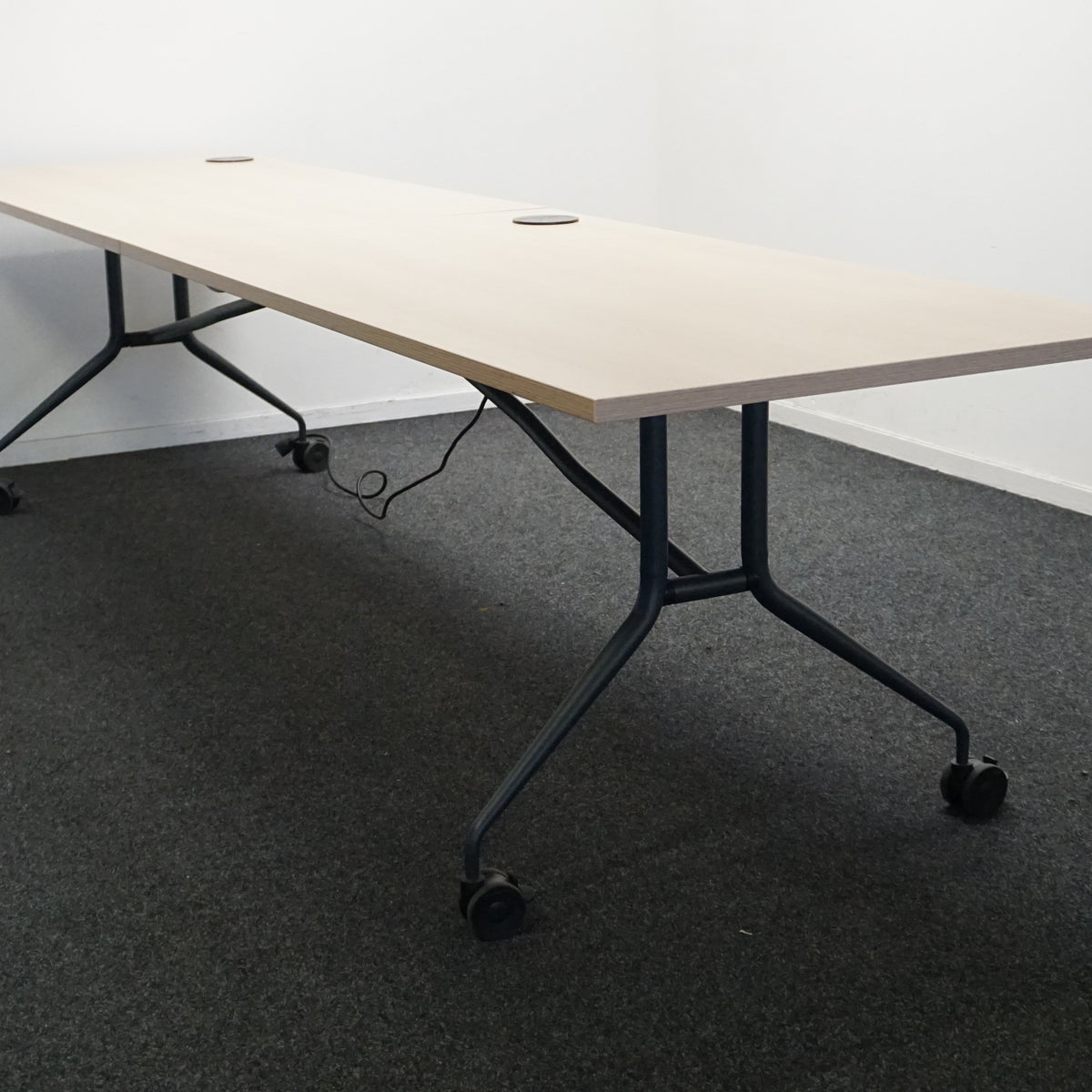 Mara Klaptafel Verrijdbaar | 320 x 80 cm | Midden eiken | Incl Stopcontact