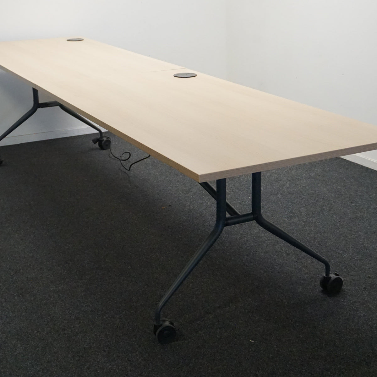 Mara Klaptafel Verrijdbaar | 320 x 80 cm | Midden eiken | Incl Stopcontact