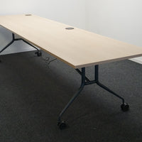 Mara Klaptafel Verrijdbaar | 320 x 80 cm | Midden eiken | Incl Stopcontact