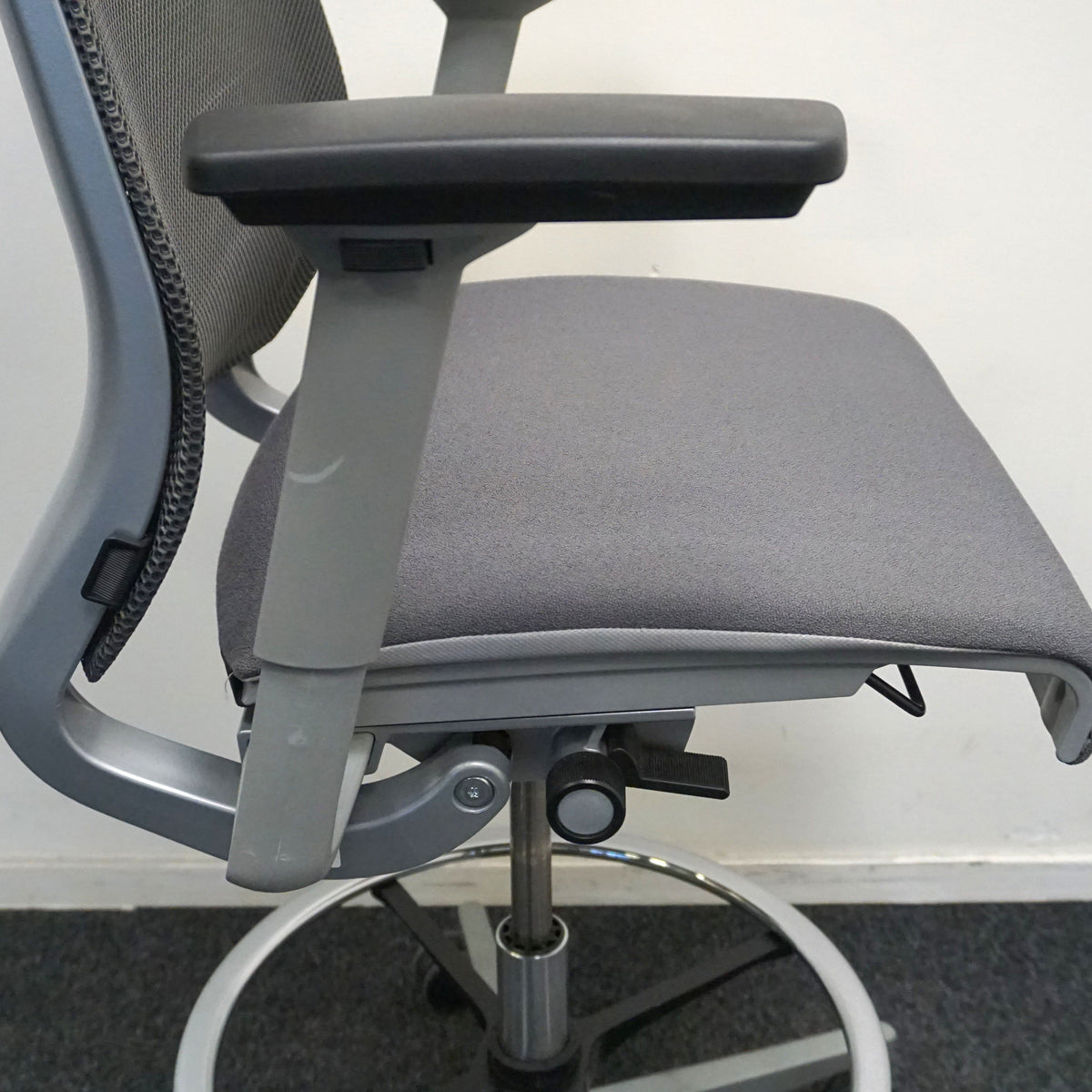 Steelcase Think V2 Baliestoel / Bureaustoel | Ergonomisch | Grijs