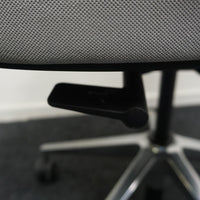 Coalesse Massaud Mid Back Vergaderstoel | Lichtgrijs