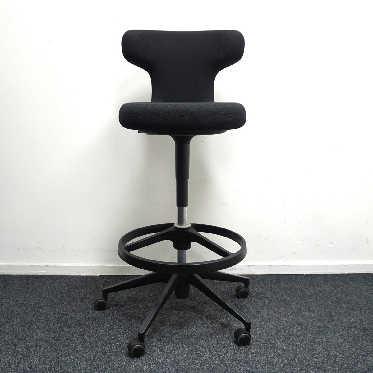 Vitra Pivot High Stool Baliestoel | Zwart