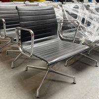 Vitra EA108 vergaderstoel | zwart | leer