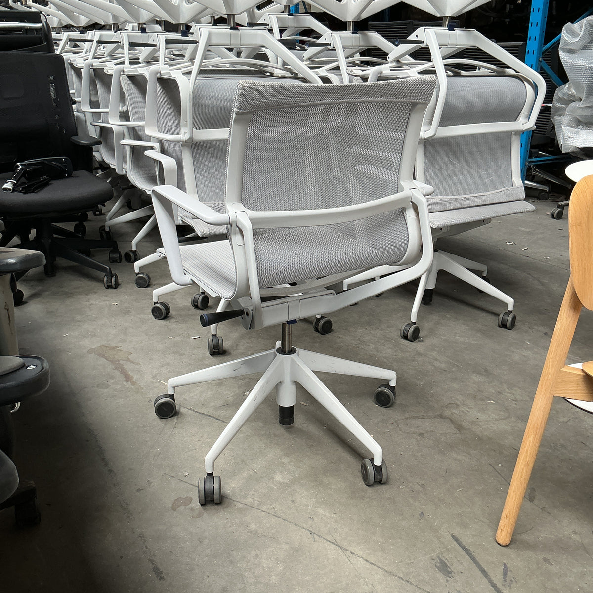 Vitra Physix Vergaderstoel | Licht grijs