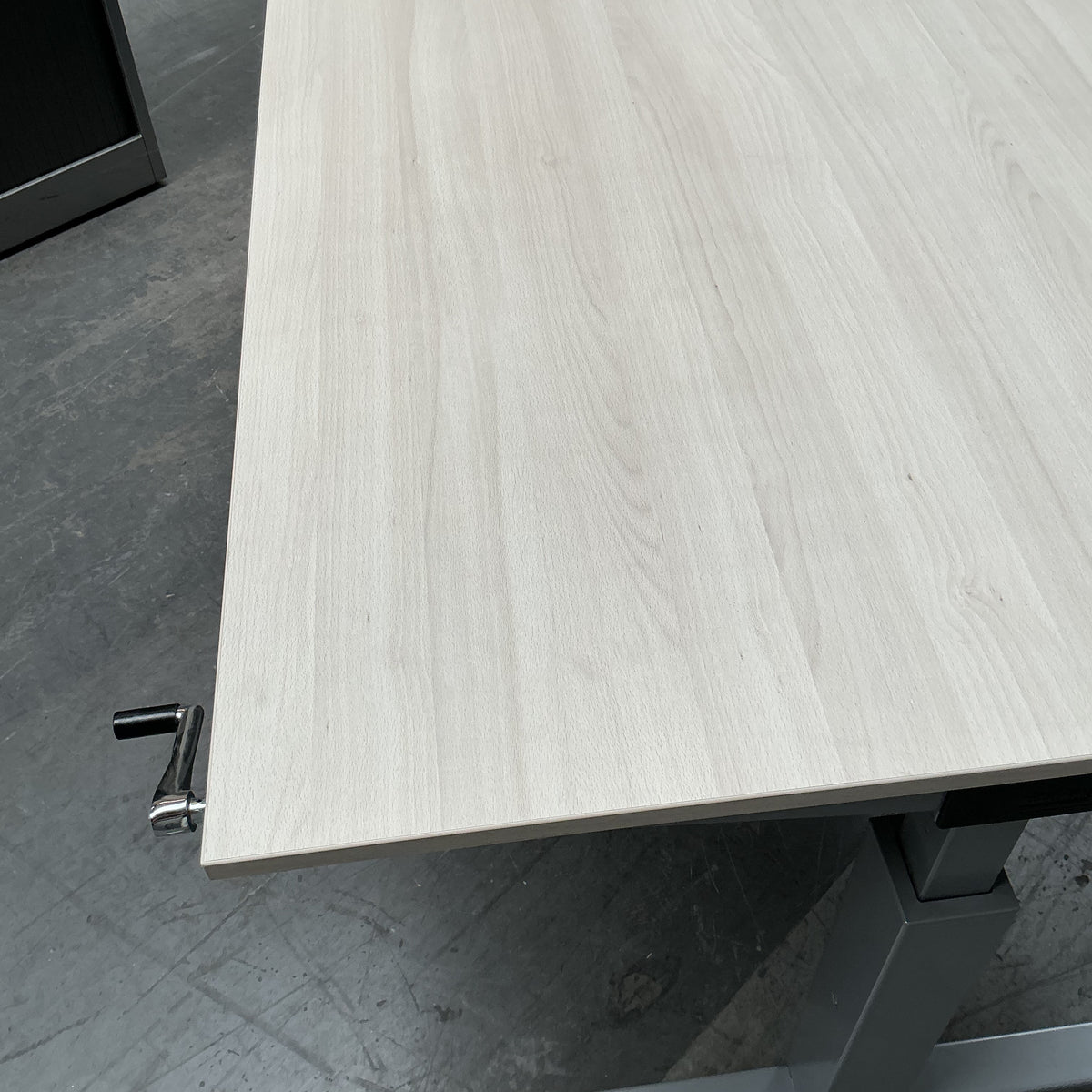 Gispen TM Slingerbureau | 180x90 cm | Hoogte 62-84 cm | Licht Eiken
