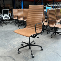 Vitra/Herman Miller Eames EA 119 Directiestoel | Cognac Leer | Zwart