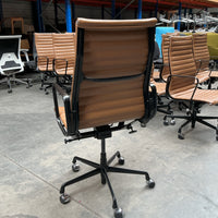 Vitra/Herman Miller Eames EA 119 Directiestoel | Cognac Leer | Zwart