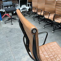Vitra/Herman Miller Eames EA 119 Directiestoel | Cognac Leer | Zwart
