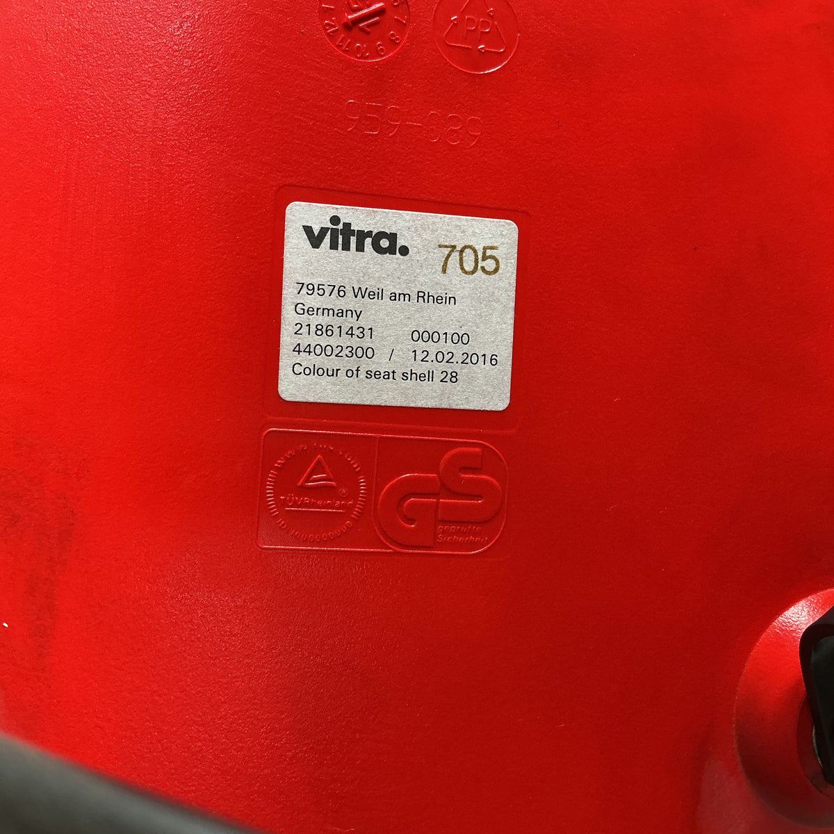 Vitra Eames Plastic Chair DSW | Eetkamerstoel | Rood | Essenhout