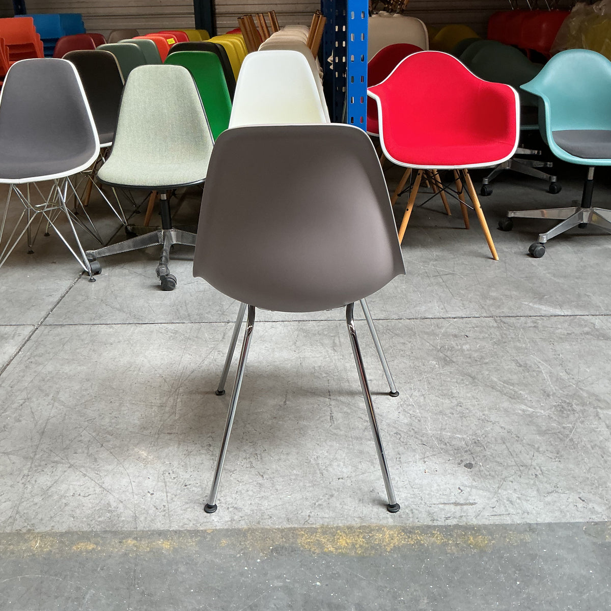 Vitra DSX Design Stoel | Taupe | Chroom