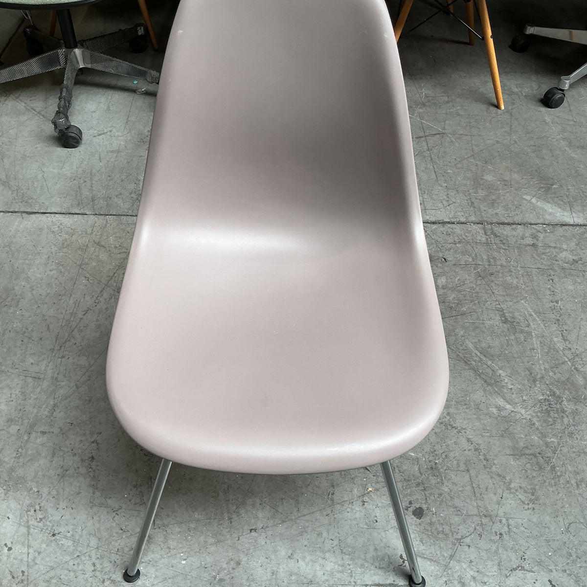 Vitra DSX Design Stoel | Taupe | Chroom