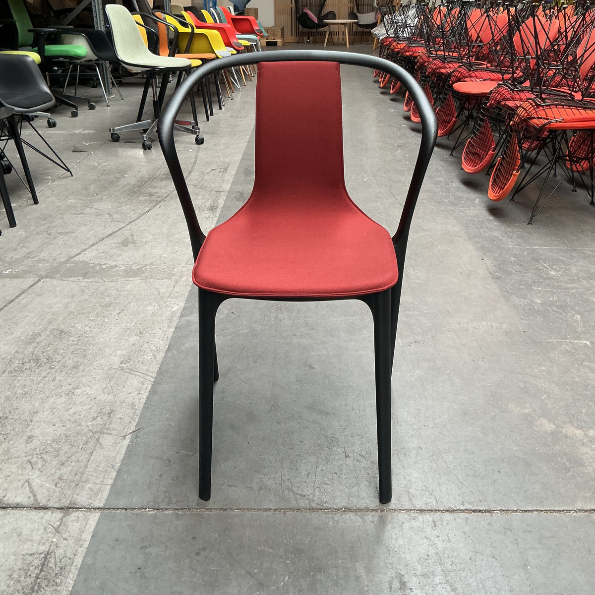 Vitra Belleville Chair Stoel | Kunststof | Rode Stof