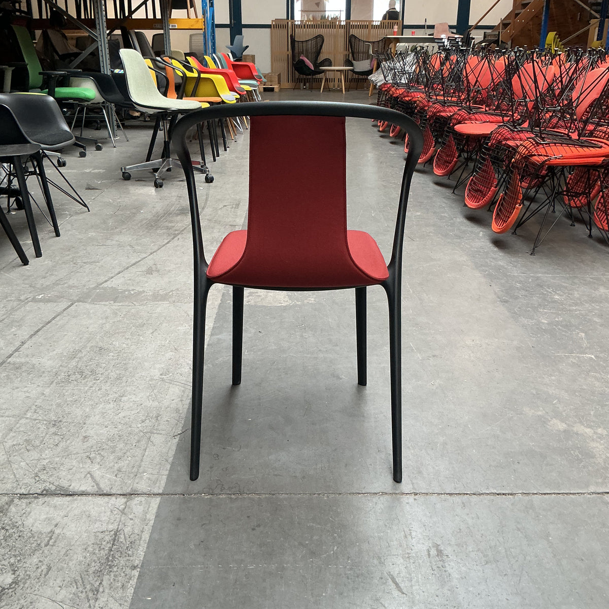 Vitra Belleville Chair Stoel | Kunststof | Rode Stof