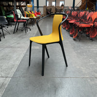 Vitra Belleville Chair Stoel | Kunststof | Gele Stof