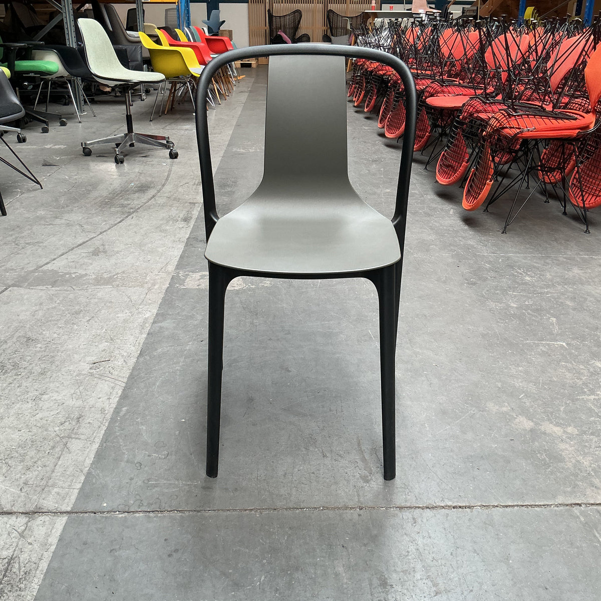 Vitra Belleville Chair |  Donker Grijs | Kunststof
