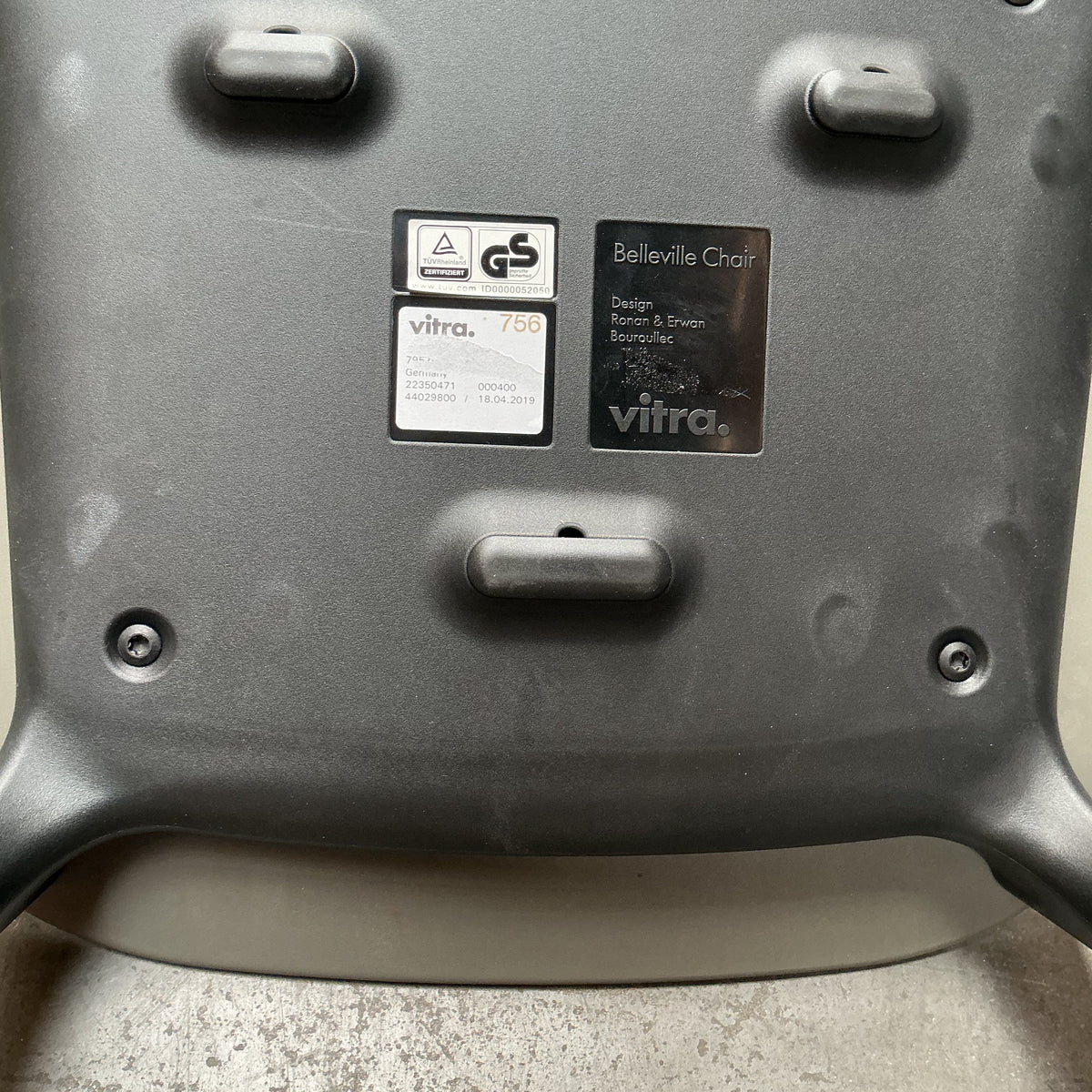 Vitra Belleville Chair |  Donker Grijs | Kunststof