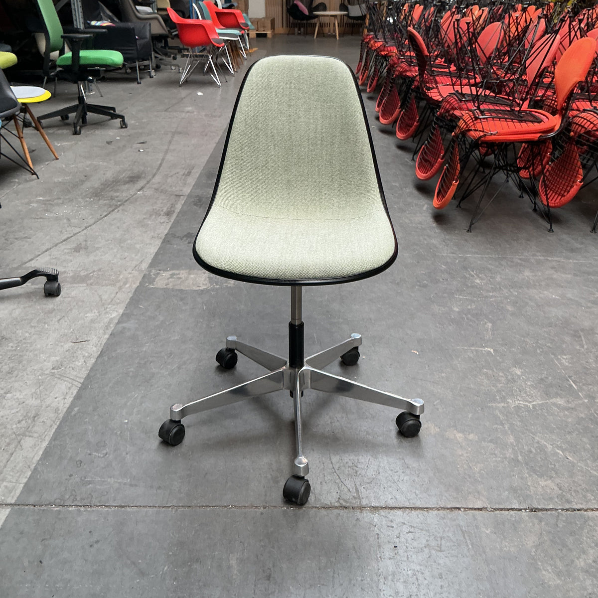 Vitra Eames PSCC Bureaustoel | Groen