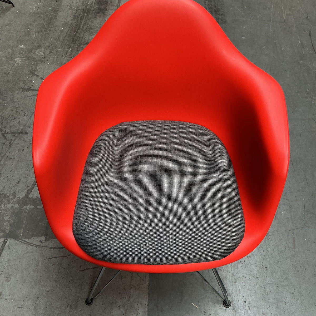 Vitra Eames Dar | Rood | Chroom | met zitkussen Grijs Gemêleerd