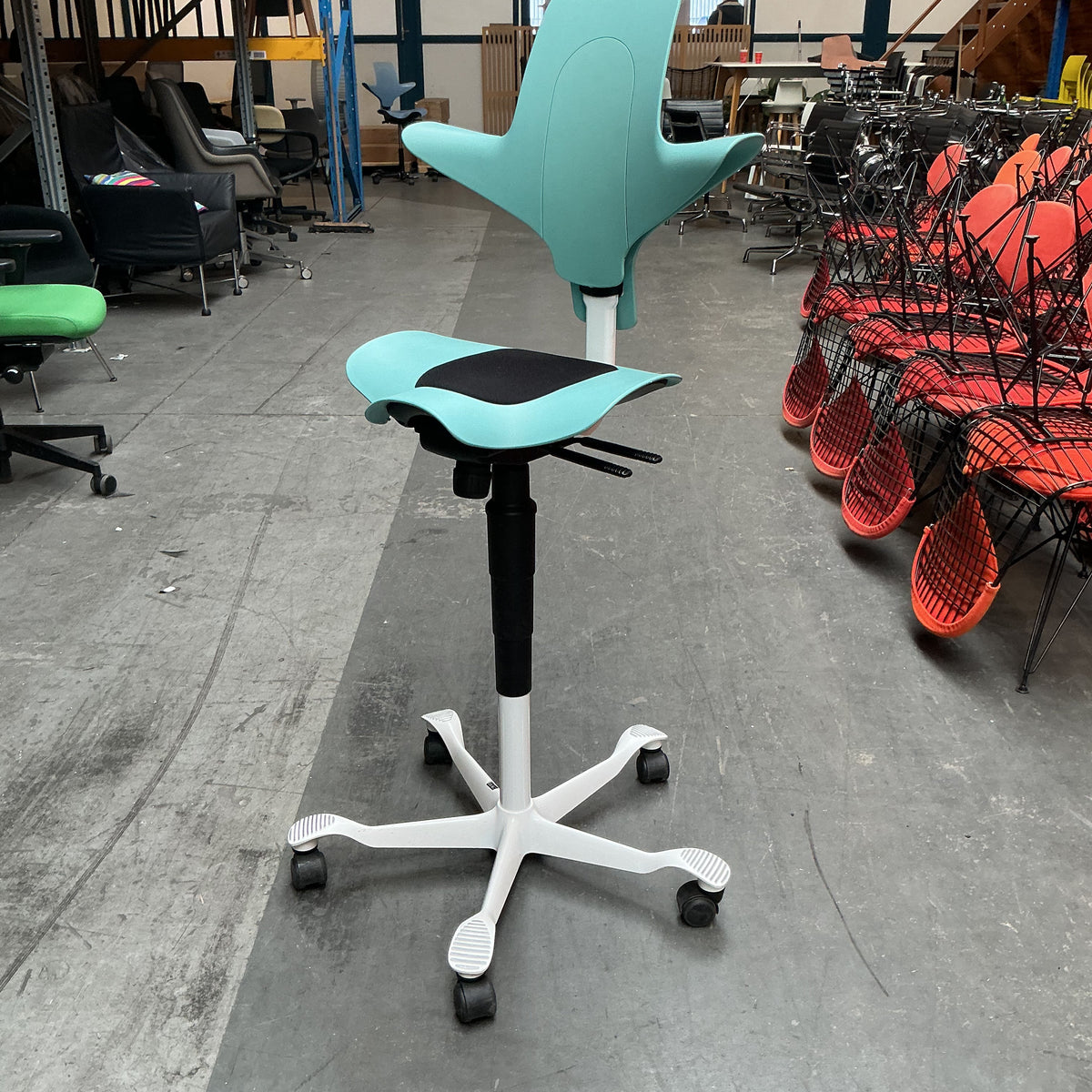 HAG Capisco 8020 Puls Bureaustoel | Zithoogte 57-82 cm | Zeegroen