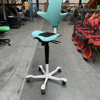 HAG Capisco 8020 Puls Bureaustoel | Zithoogte 57-82 cm | Zeegroen