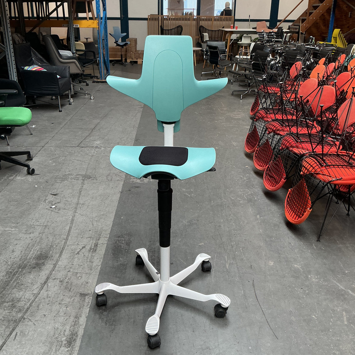 HAG Capisco 8020 Puls Bureaustoel | Zithoogte 57-82 cm | Zeegroen