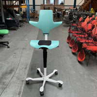 HAG Capisco 8020 Puls Bureaustoel | Zithoogte 57-82 cm | Zeegroen