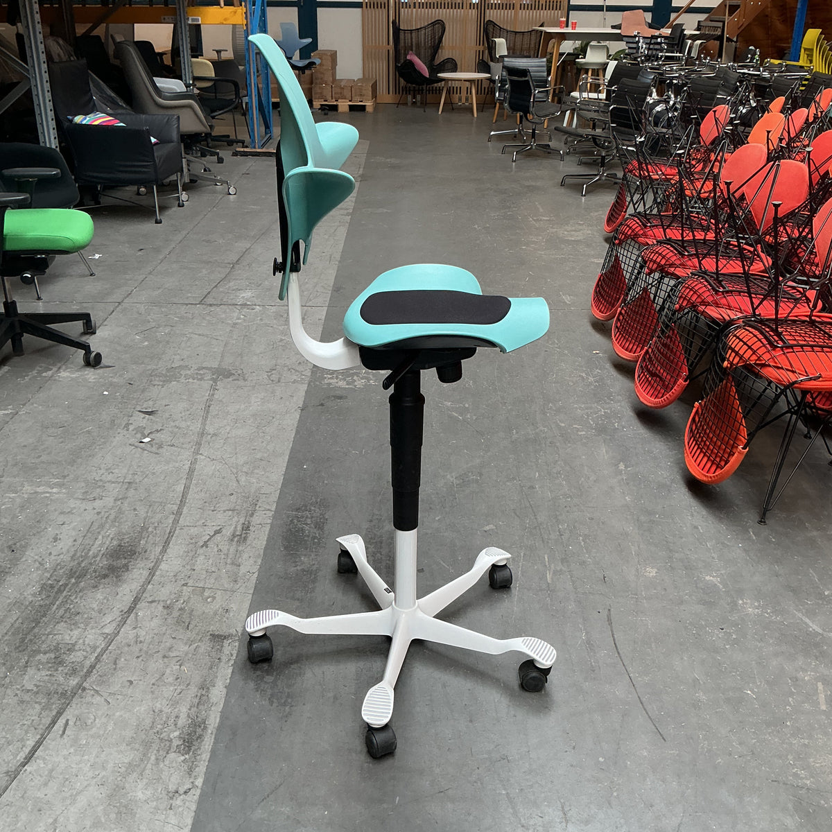 HAG Capisco 8020 Puls Bureaustoel | Zithoogte 57-82 cm | Zeegroen
